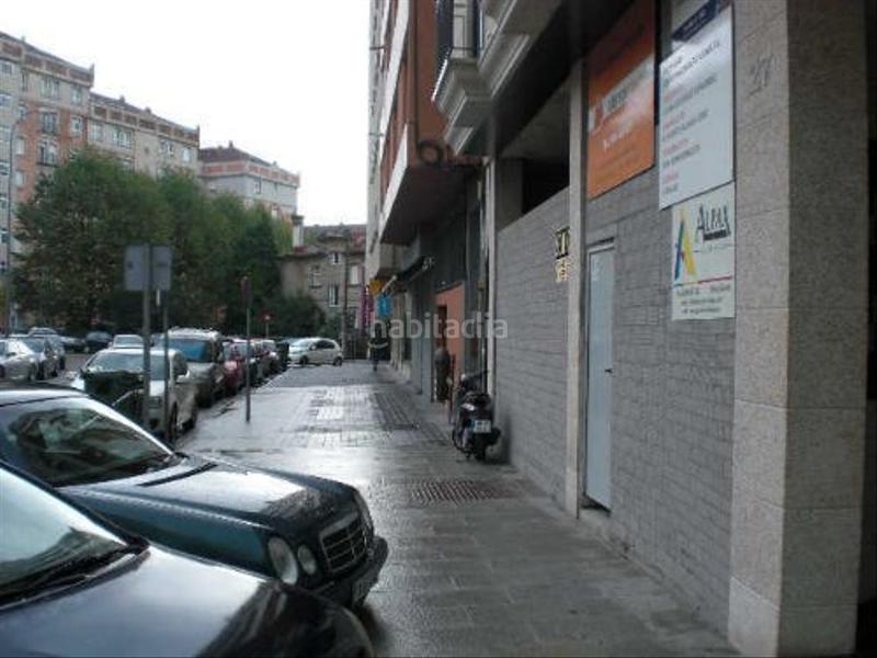 Foto 977d92d1-1a8a-4e92-9070-9cc7abc3b8a9. Locale commerciale in As Travesas - Balaidos Vigo