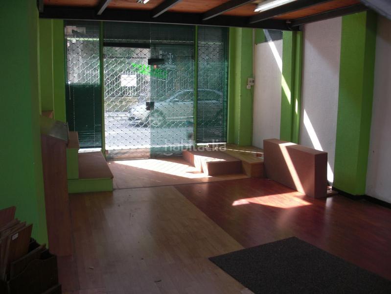 Foto f8e50868-671e-4555-8897-75c09a7227b3. Alquiler local comercial alquiler local calle falperra-pi y margall. en Vigo