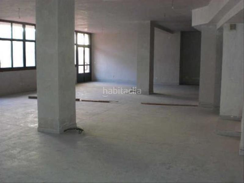 Foto 200beec9-ef29-4025-a36e-1e18077111d0. Lloguer local comercial a O Castro Vigo