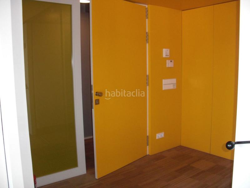 Foto f822f1b7-8911-4190-a9f9-1004cdf913f0. Oficina amb calefacció a Centro - Areal Vigo