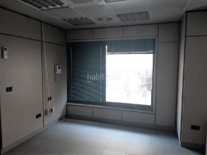 Foto 9387d5dd-5387-461b-bba3-269cf2dcd3b3. Locale commerciale in As Travesas - Balaidos Vigo