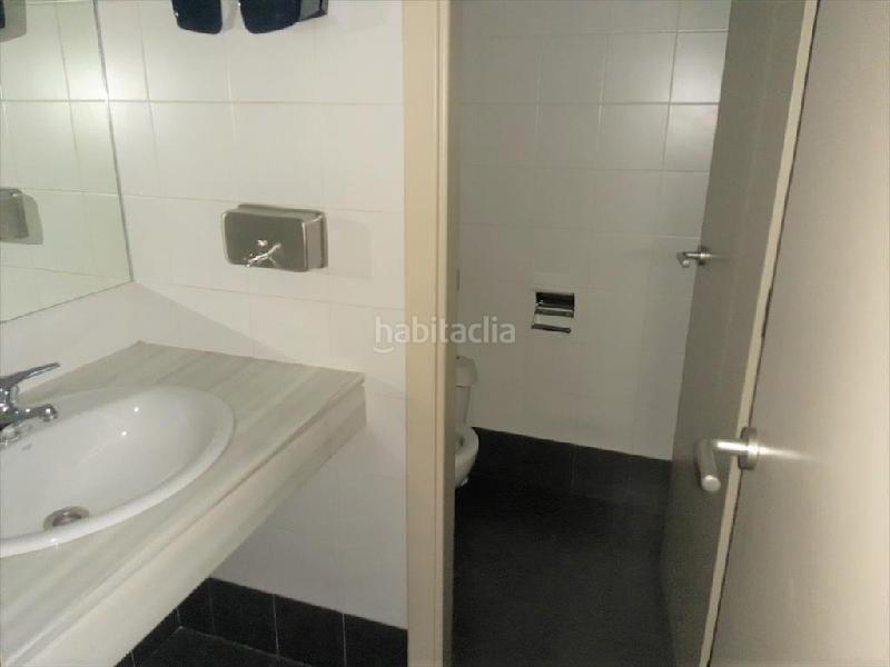 Foto b06904b5-d3a5-436f-9019-ee6b2adc7b60. Locale commerciale in As Travesas - Balaidos Vigo