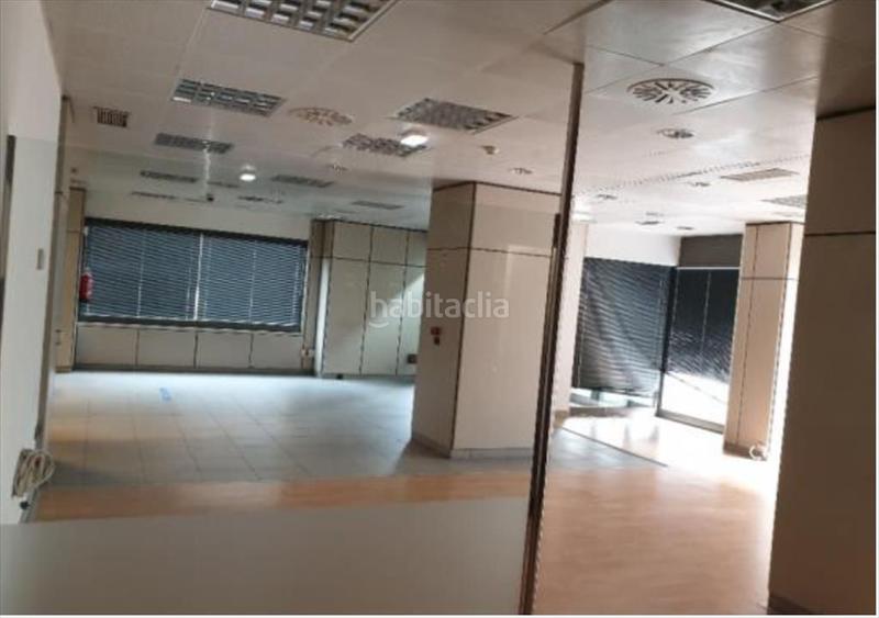 Foto c0c6abbb-3f00-4ae1-8c72-8a8225173395. Locale commerciale in As Travesas - Balaidos Vigo