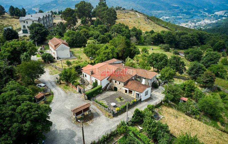 Foto e1dcc8f7-fa4f-4302-8465-4e3a964ccf21. Chalet con riscaldamento parcheggio in Ventiun Ourense