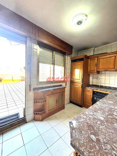 Foto ee99038f-ff9c-43be-b8e3-36cef894b147. Appartamento con riscaldamento parcheggio in Casco Viejo Ourense