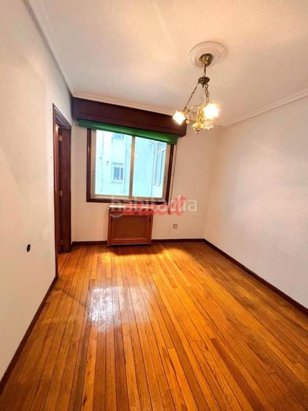 Foto e293abe0-ac54-47f5-8275-31dc0352131e. Piso en Casco Viejo Ourense