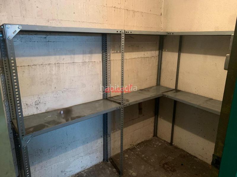 Foto e4e2794d-a5a5-4253-81d4-7b8854210f08. Parking voiture dans Centro Ourense