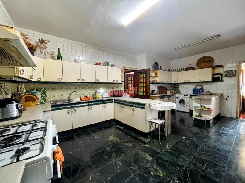 Foto 1c02dff9-2659-4365-8c92-a8ba1620a9fa. Flat with heating parking in Centro Ourense