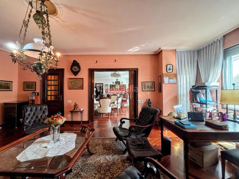 Foto 2c4f2e6a-7ba7-45f9-8e8f-0551b7345c16. Flat with heating parking in Centro Ourense