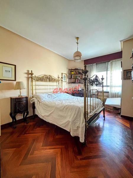 Foto c485413a-79ec-4434-8551-675cd70178ce. Flat with heating parking in Centro Ourense