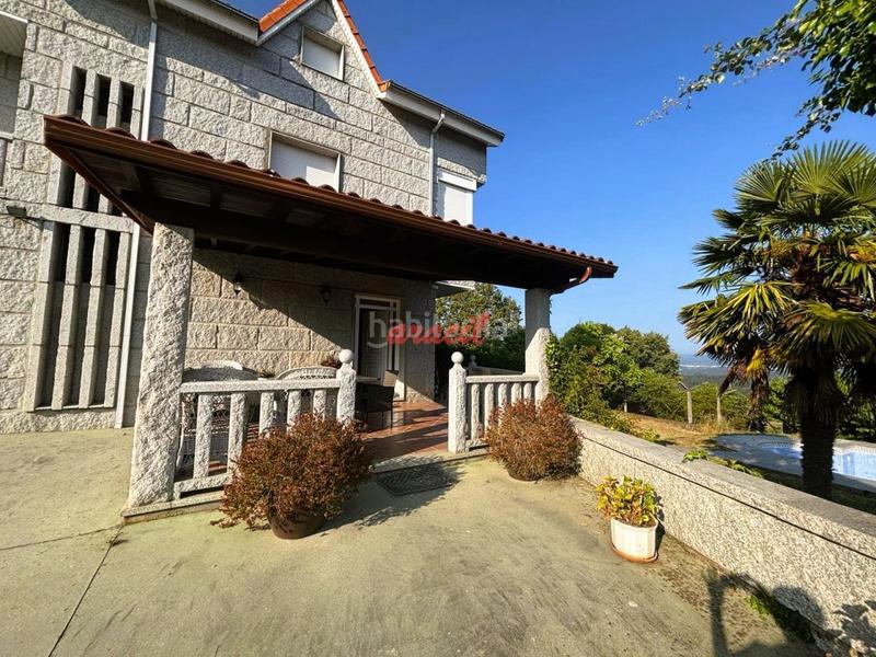 Foto 657b9c44-41fb-4121-af07-e7aa61522c96. Chalet mit heizung parking pool in Toén