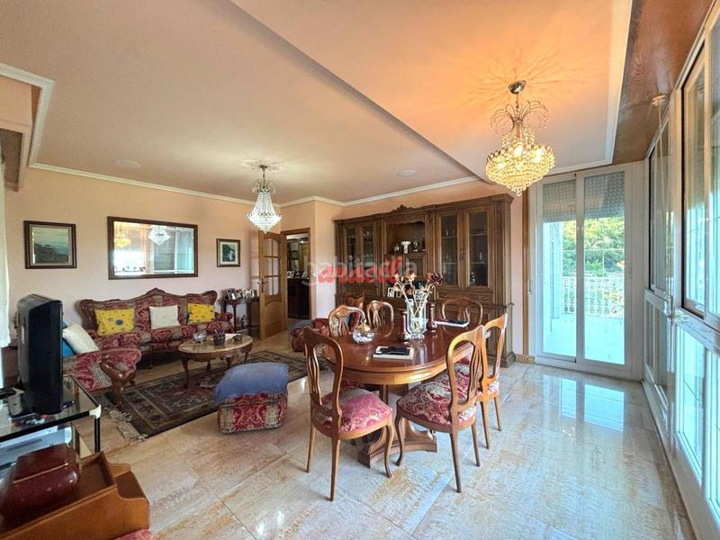 Foto aa139846-7382-46fe-9db3-dfc8395bf513. Chalet mit heizung parking pool in Toén