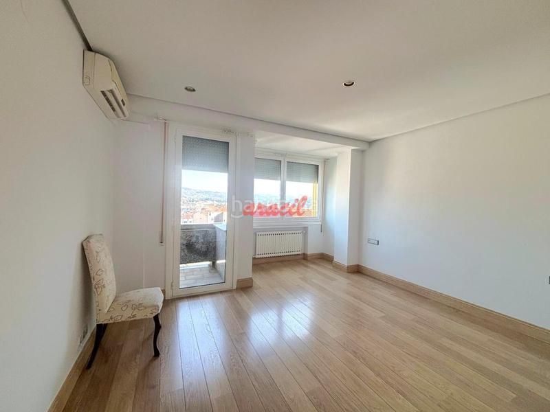 Foto 300bdb90-ef6c-48c8-990a-bf5434f32a32. Appartamento con riscaldamento in Centro Ourense