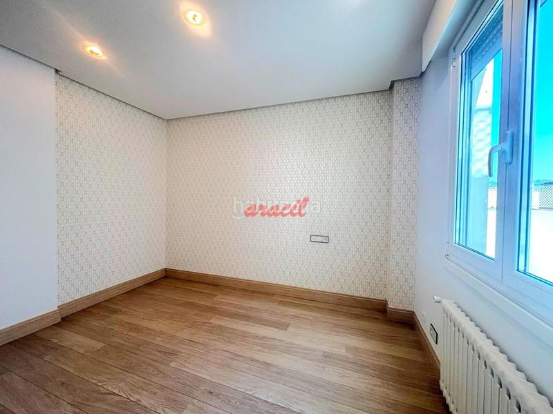 Foto bccedf40-1f7e-45e6-89a1-2a3e421c6c4c. Appartamento con riscaldamento in Centro Ourense
