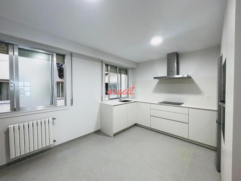 Foto 121f9bb0-c7f6-4fb3-b34e-cd2ccef9d8a5. Appartement avec chauffage parking dans Centro Ourense