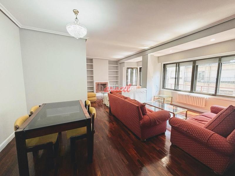 Foto 9c31d8db-d4ac-4243-adcc-d505ab1fe97a. Appartement avec chauffage parking dans Centro Ourense