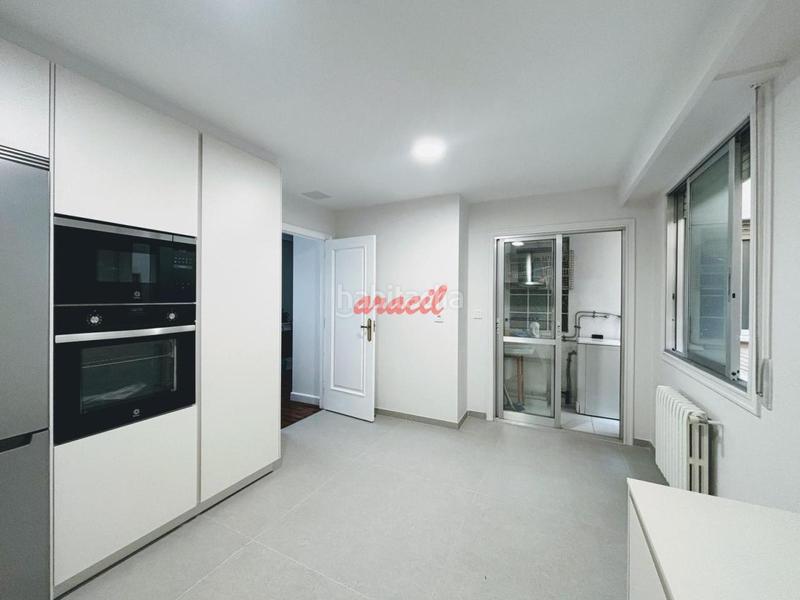 Foto efd75b93-fcc0-4b86-bd3d-68a2530b0118. Piso en Centro Ourense