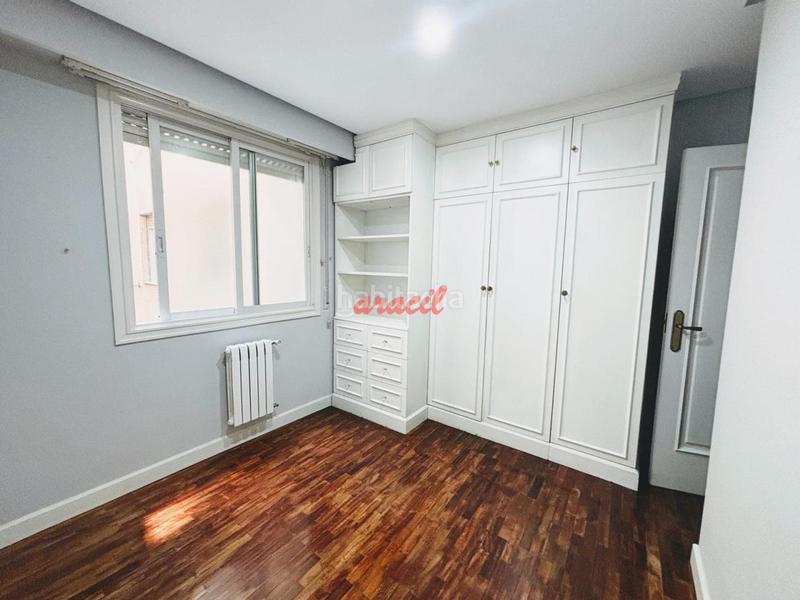 Foto f03ff8cc-d51f-4fee-b120-93daf1810a07. Piso en Centro Ourense