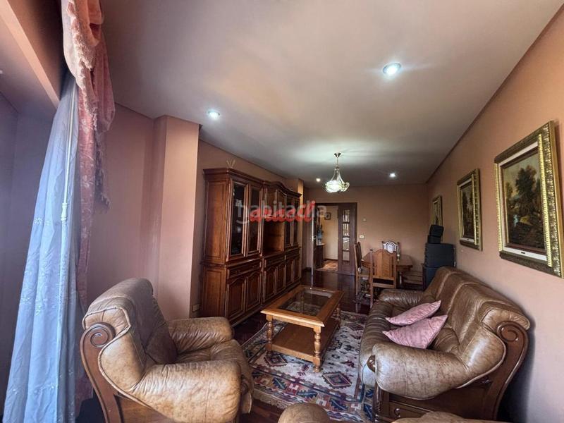 Foto 9ccac2f8-aab4-4c64-88f8-1060c84b9441. Rent flat with heating parking in Ventiun Ourense