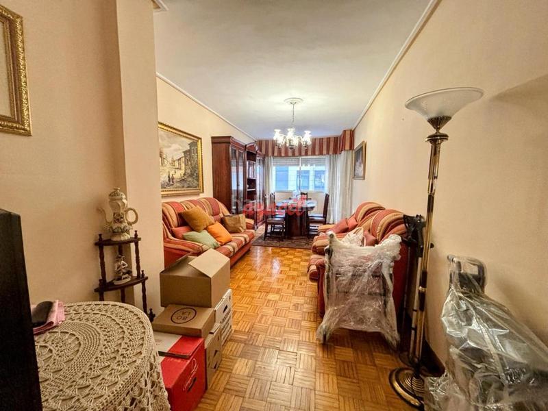 Foto 8f807385-e2b0-4790-a00d-d96c8bb42524. Flat with heating parking in San Rosendo Ourense