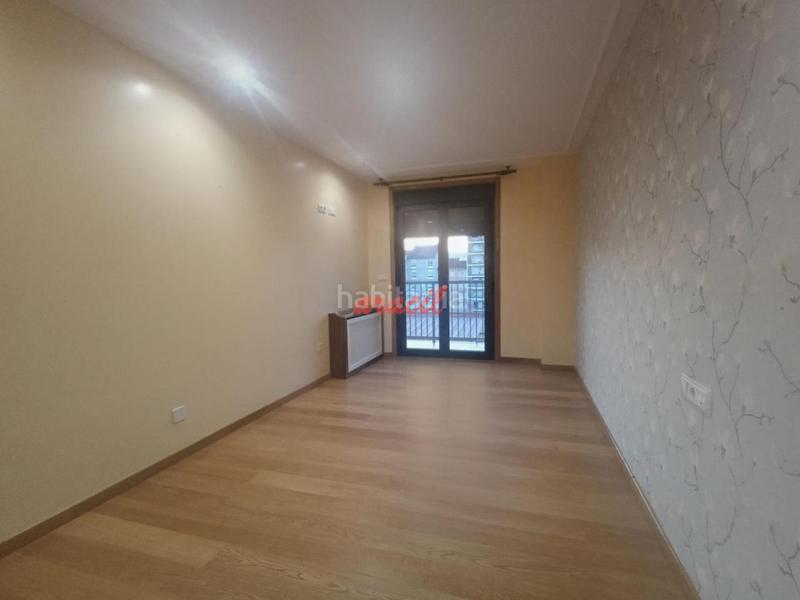 Foto bb78cfb4-b4d1-4000-b3a5-221f57c6209f. Location appartement avec chauffage parking dans A Ponte Ourense