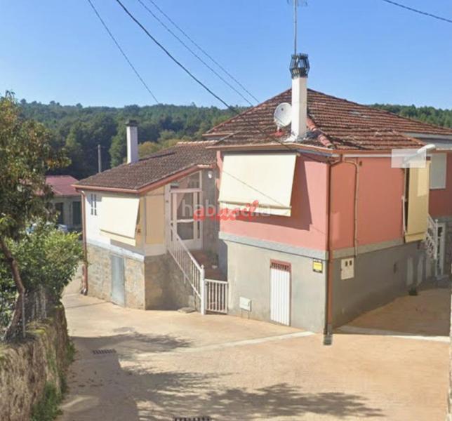 Foto db8792c0-b3d3-47b4-9256-fbd4cfe2a117. Casa amb calefacció aparcament a Coles