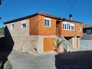 Maison à Nogueira de Ramuín