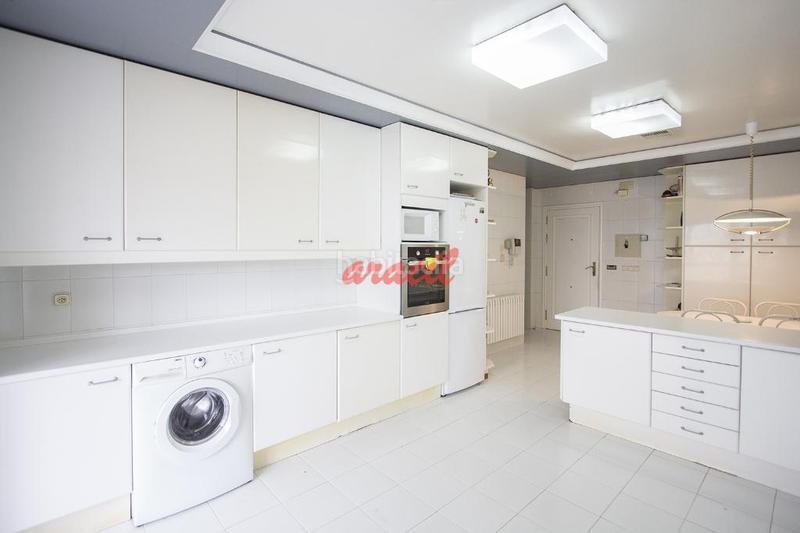 Foto 3f2977f7-210c-4936-8659-42517e74893f. Piso en Centro Ourense