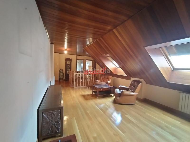 Foto 2cb316b6-81b1-4732-8cf9-02c8048c5d07. Duplex with heating parking in Centro Ourense