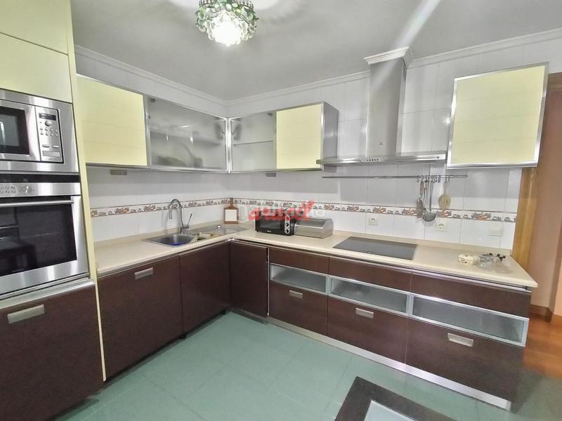 Foto 4a1ab357-5444-40f9-946e-55f0e7bd60aa. Duplex with heating parking in Centro Ourense