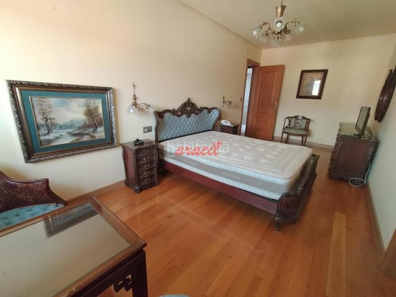 Foto 50a57324-3799-4b8e-8645-586ad015a27e. Duplex with heating parking in Centro Ourense