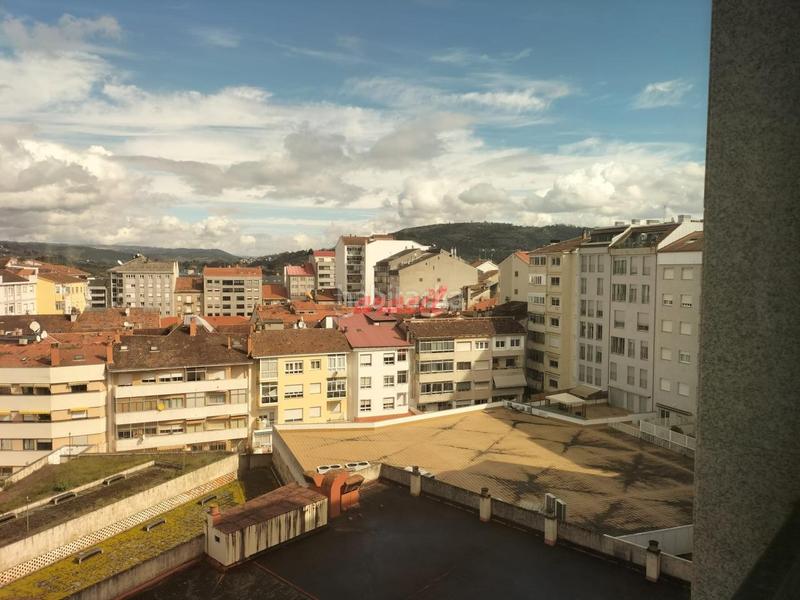 Foto e694bcac-14fb-44f5-8c59-6bd217d73f10. Duplex with heating parking in Centro Ourense