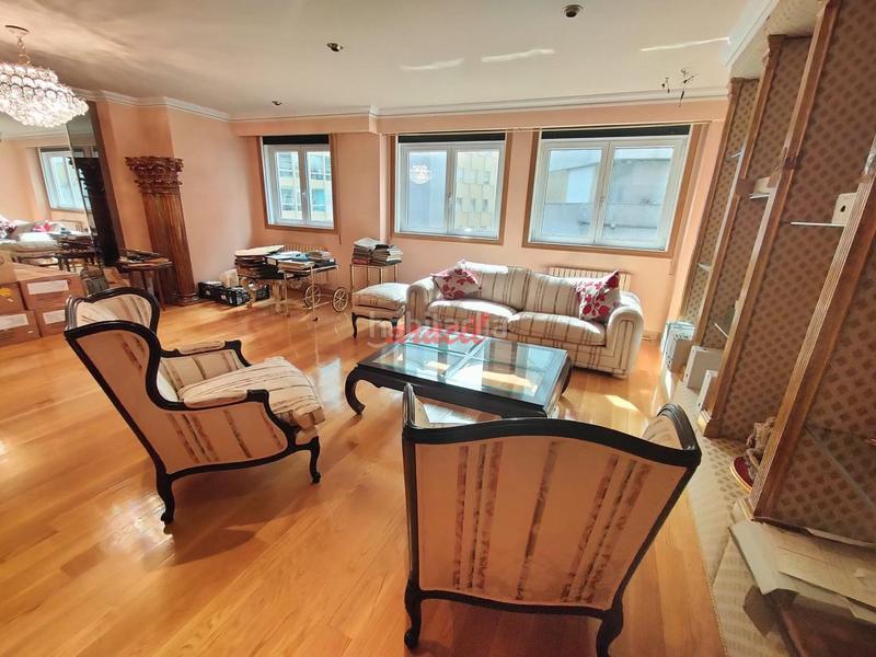 Foto 546c9cd0-7844-47b6-9835-b18bffaf3d90. Zweistöckige wohnung mit heizung parking in Centro Ourense