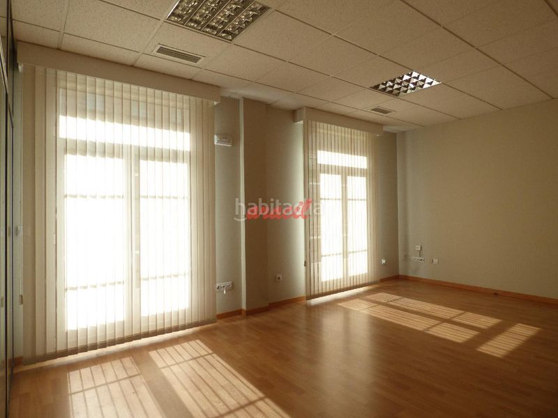Foto 601e5bd8-7aa4-4bdd-81eb-c70110f54155. Büro mit heizung in Centro Ourense