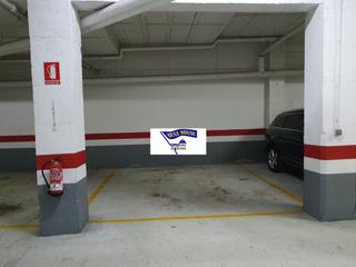 Parking coche en Ensanche - Sar. Plaza de aparcamiento en el ensanche
