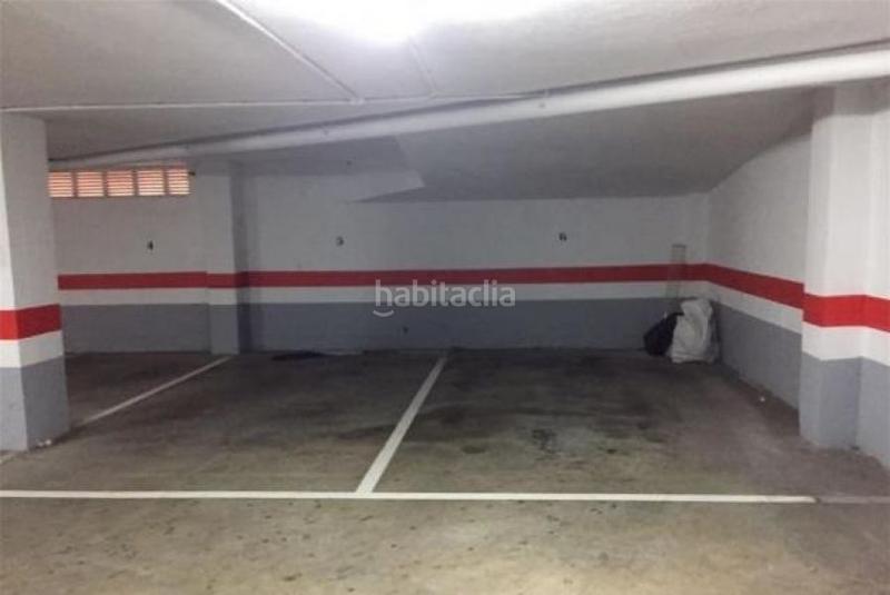 Foto 8c0e54fc-b484-4c30-a051-4bd3f7647c0b. Parking voiture dans Castiñeiriño - Cruceiro de Sar Santiago de Compostela