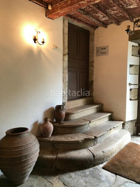 Foto 4d9729f8-d1ef-48f3-9717-fdde81b1ed06. Masia amb piscina a Touro