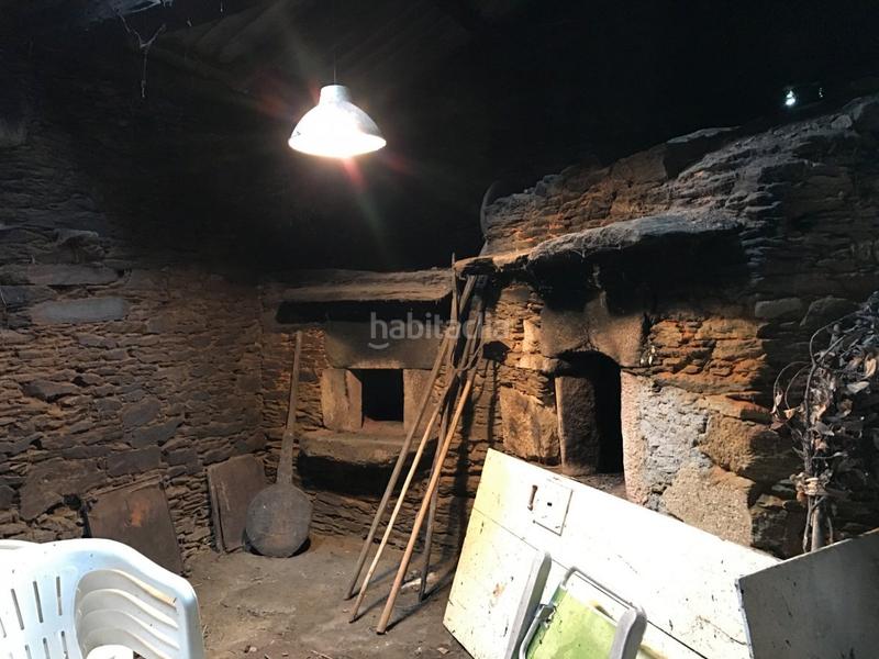 Foto c749fc78-4797-4f72-a020-9438ab92e2df. Masia amb piscina a Touro