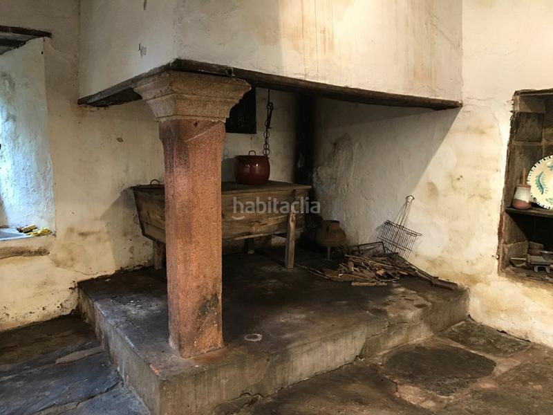 Foto d56d5382-2416-4fd3-8fee-8380fe430e23. Masia amb piscina a Touro