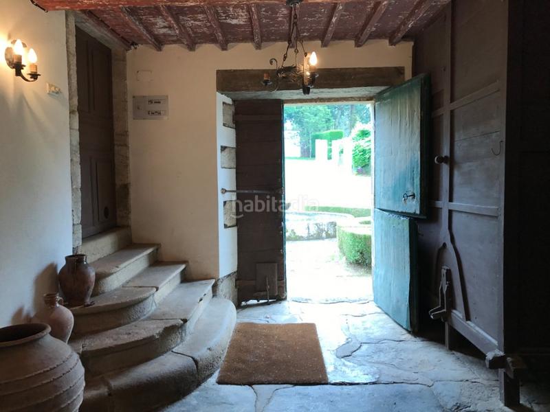 Foto ecd05129-a92c-4775-8510-1f5652caaed1. Masia amb piscina a Touro