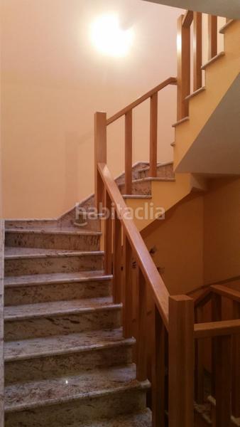 Foto 265eefdc-6ec0-4591-8cb8-21fb66b454a7. Casa bifamiliare con riscaldamento parcheggio in Parroquias de Santiago Santiago de Compostela