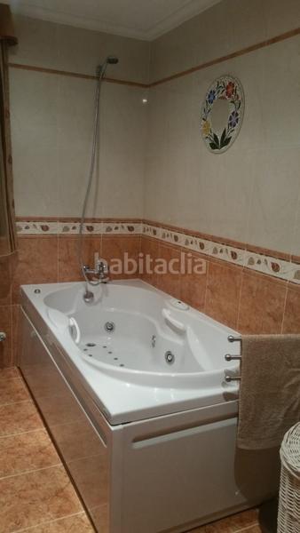 Foto 4e7e1fab-0051-4dd7-9d4d-0926edeca1cc. Casa bifamiliare con riscaldamento parcheggio in Parroquias de Santiago Santiago de Compostela