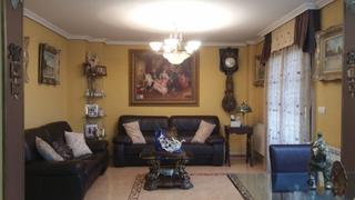 Casa aparellada a Parroquias de Santiago. Chalet pareado en venta en sta. maria de figueiras