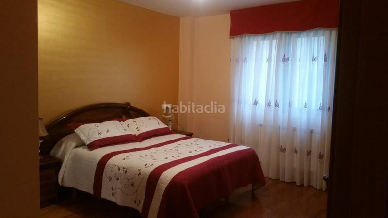 Foto 9f639e5a-3584-492b-a18e-dd4632e796d3. Casa bifamiliare con riscaldamento parcheggio in Parroquias de Santiago Santiago de Compostela