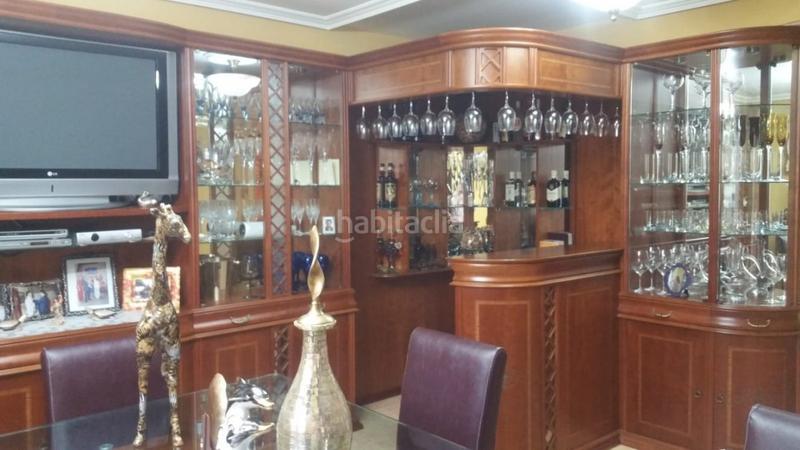 Foto ada18602-9993-4d4a-b6b6-981e91b86d94. Casa bifamiliare con riscaldamento parcheggio in Parroquias de Santiago Santiago de Compostela