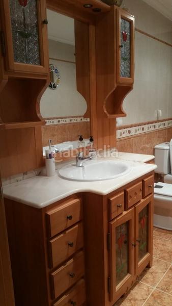 Foto b63ff719-21ee-4bf2-a3d7-21a4185b4481. Casa bifamiliare con riscaldamento parcheggio in Parroquias de Santiago Santiago de Compostela