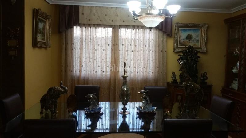 Foto fb033800-c1ab-474e-a2fe-cba3ef17f928. Casa bifamiliare con riscaldamento parcheggio in Parroquias de Santiago Santiago de Compostela