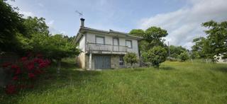 Mas à Touro. Casa con terreno en la zona de touro con 1170 metros de parcela