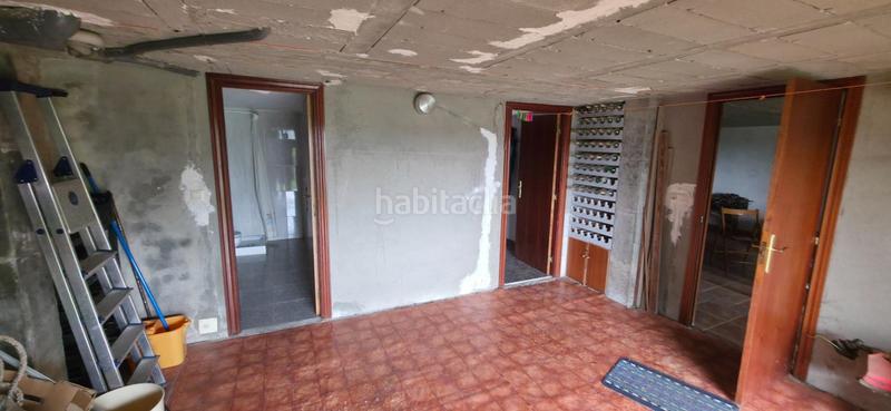 Foto d48f9cf6-fd70-4c1e-bcb6-43aa4bf32163. Masia amb aparcament a Touro