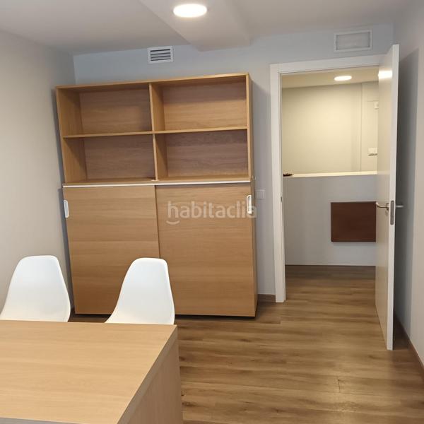 Foto 0ee4d942-a784-46d2-bf54-0d527f950453. Rent office space with heating in Ensanche - Sar Santiago de Compostela